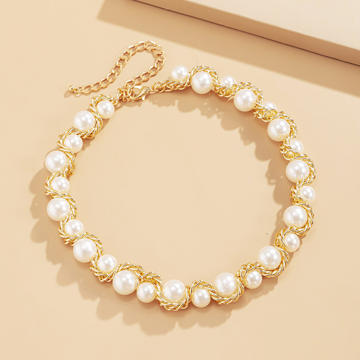 Winding Chain Imitation Pearl Necklace